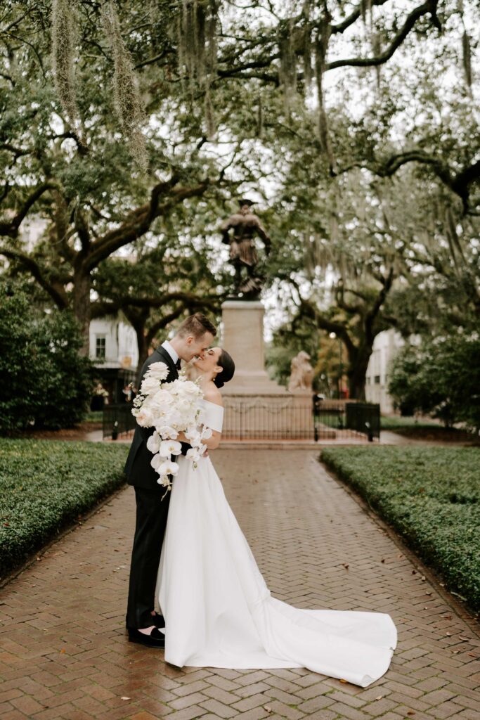 Elegant and Romantic Wedding Inspiration at The Perry Lane - The Hulls