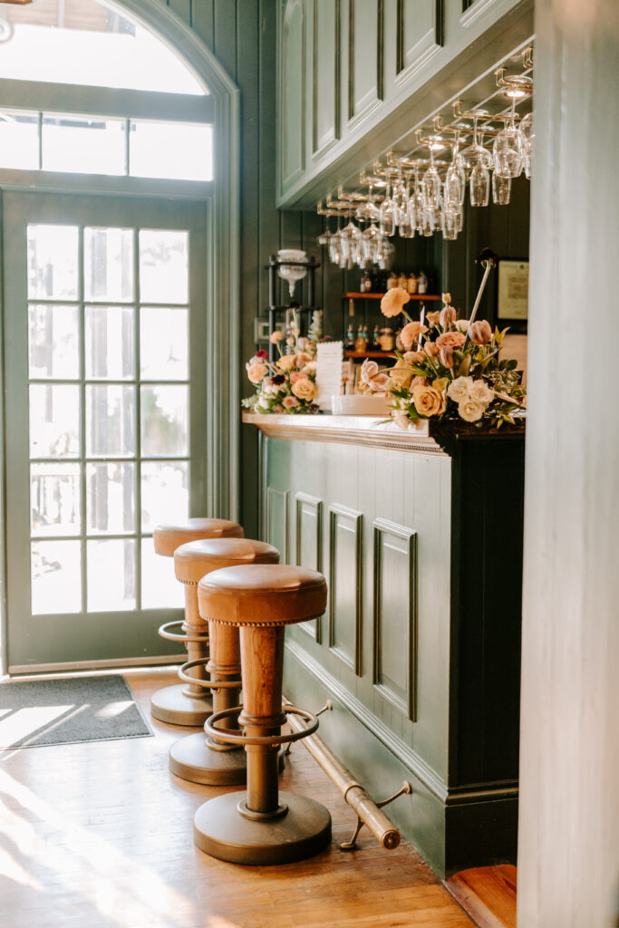 moody wedding flower inspiration
